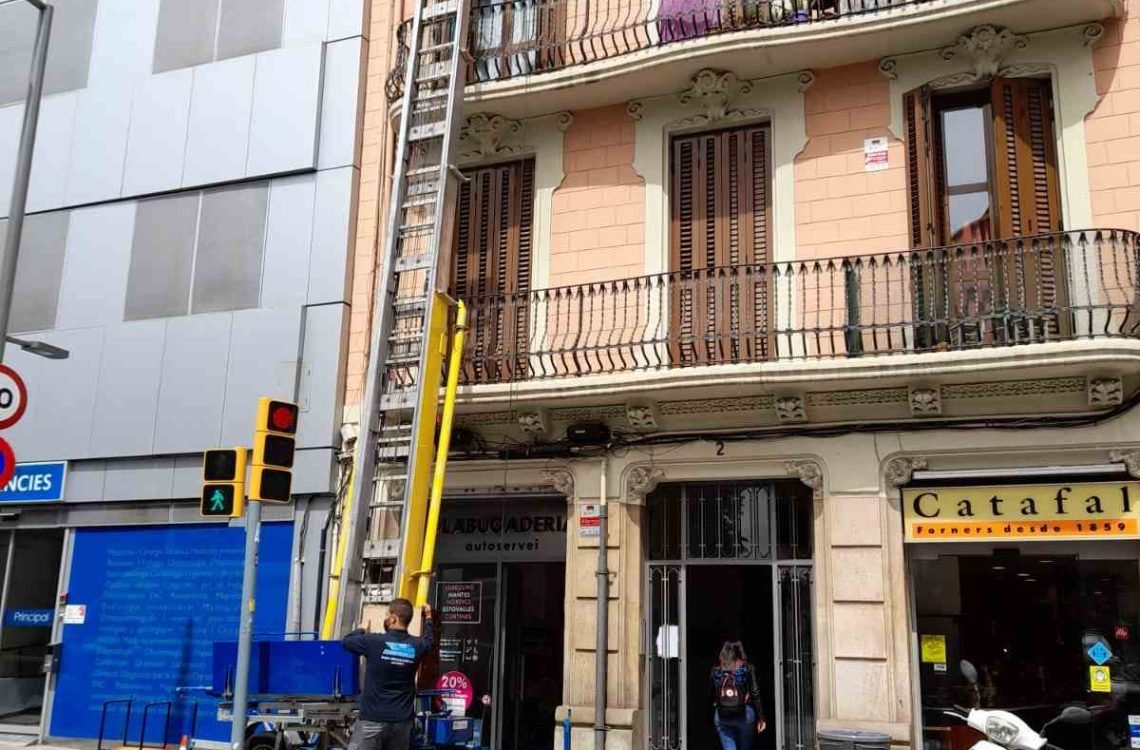 Mudanzas en barcelona con y sin ascensor